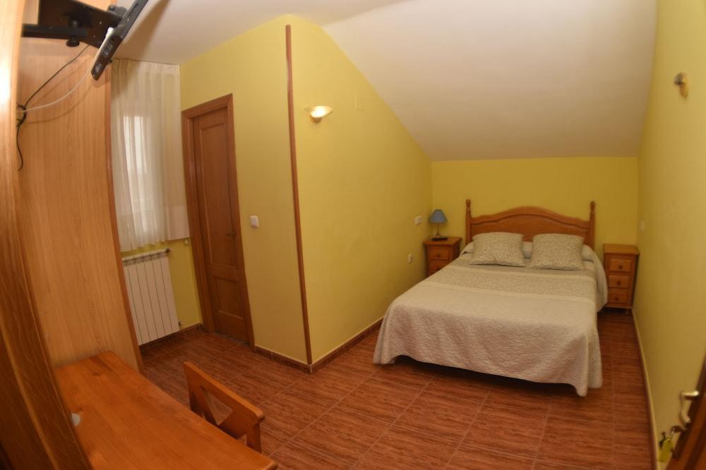 Montana Palentina Hotel Guardo Exterior photo